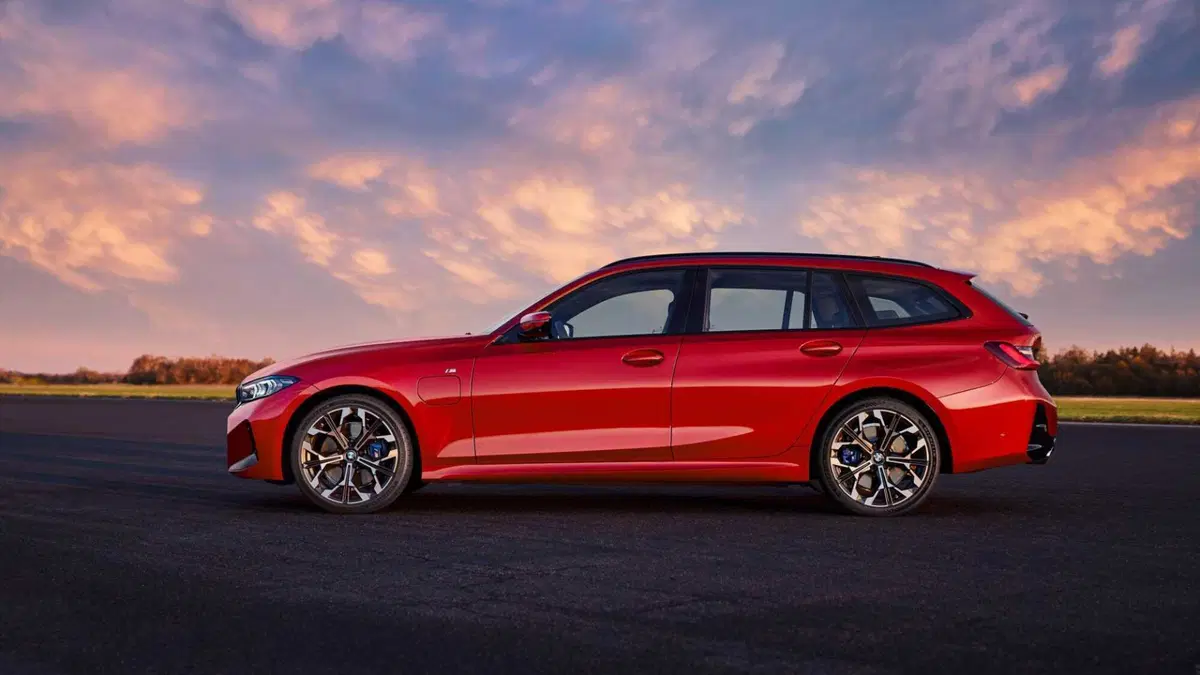 BMW Serie 3 Touring 318d 48V (6)