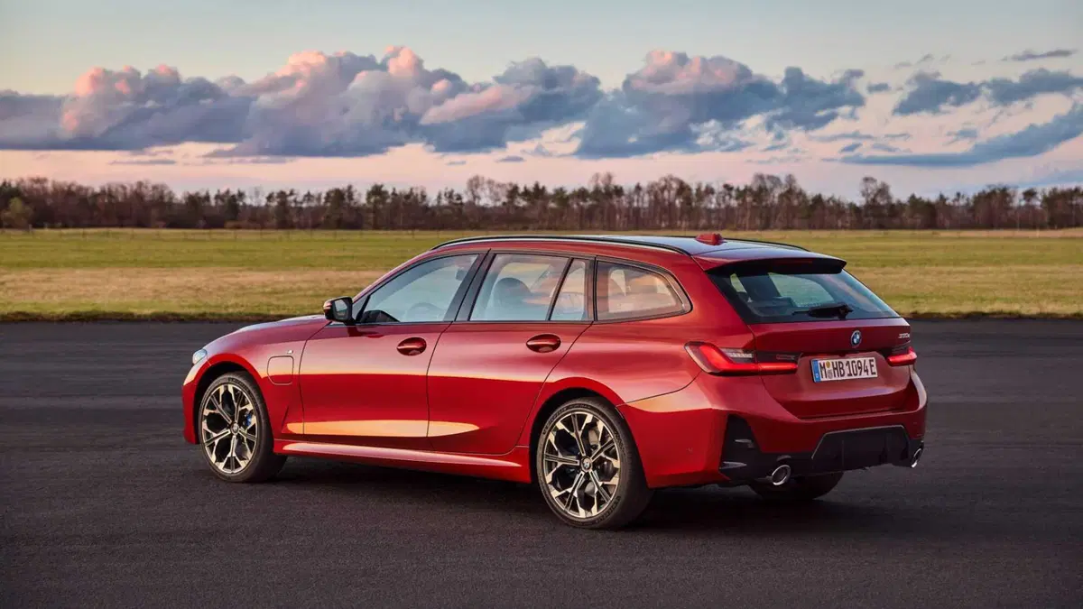 BMW Serie 3 Touring 318d 48V (5)