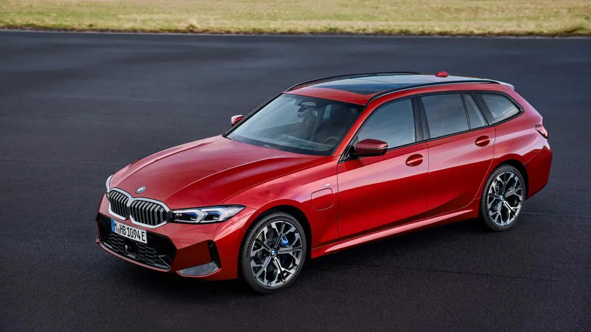 BMW Serie 3 Touring 318d 48V (2)