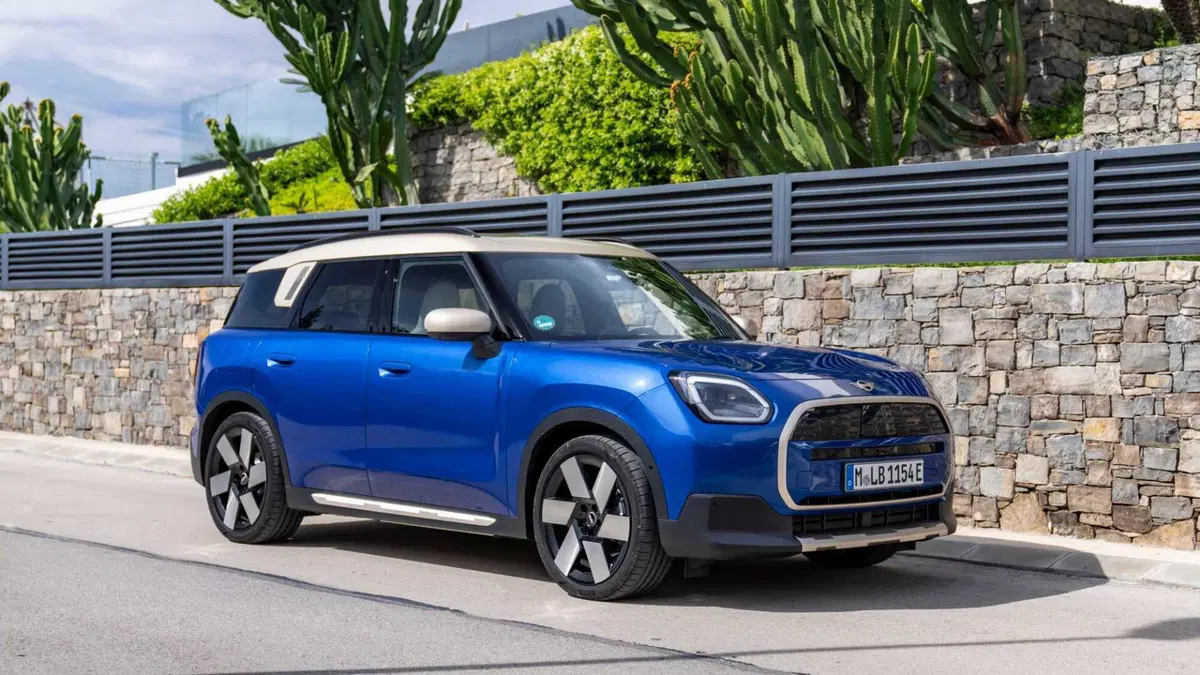 MINI Mini Countryman E Favoured (2)