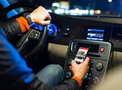 La vera "scatola nera" dell'auto? &Egrave; dentro lo smartphone