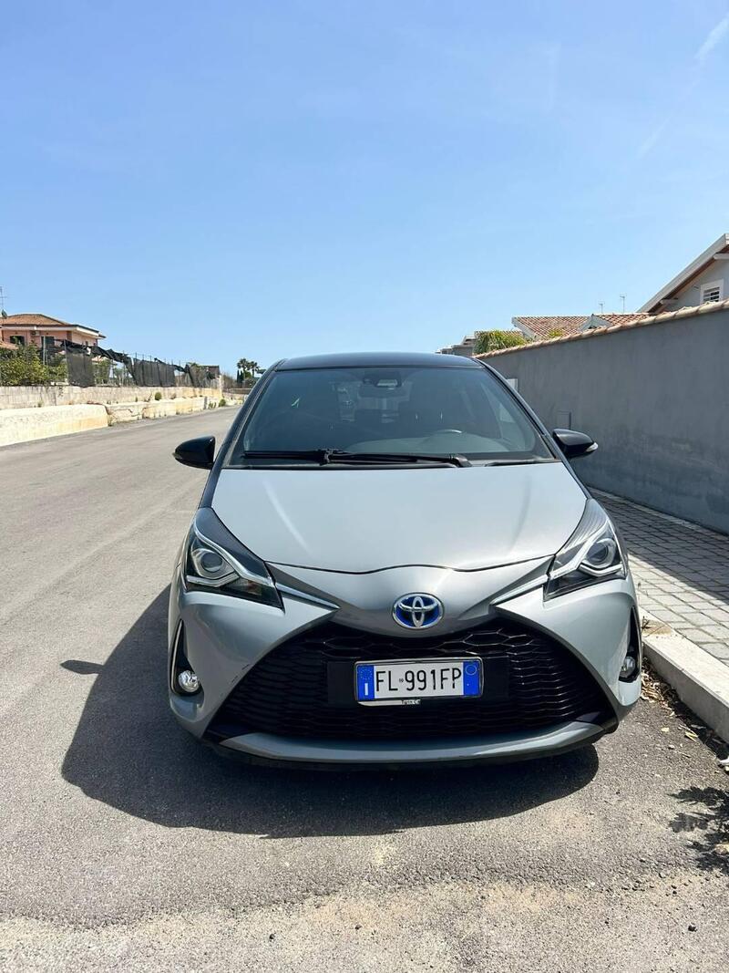 Toyota Yaris 1.5 Hybrid 5 porte Trend &quot;Grey Edition&quot;  del 2017 usata a Anzio