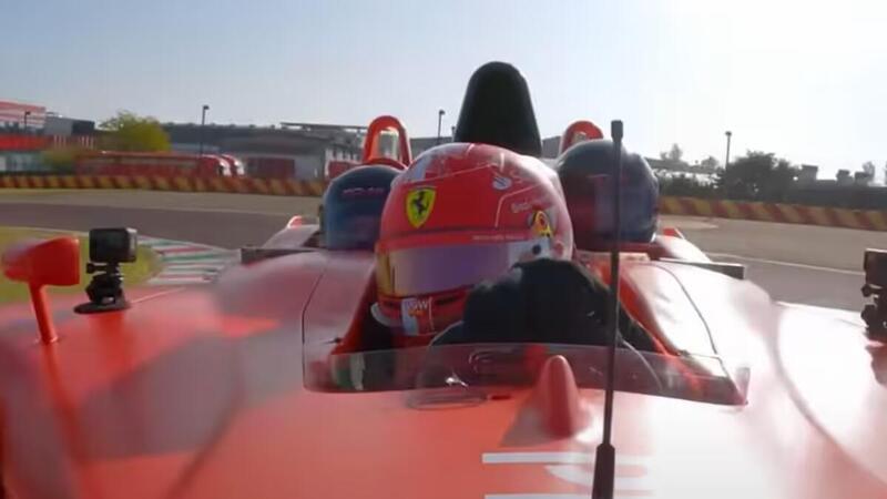 Leclerc, Rovazzi e Domenicali: tre uomini e una Rossa, nel 2046