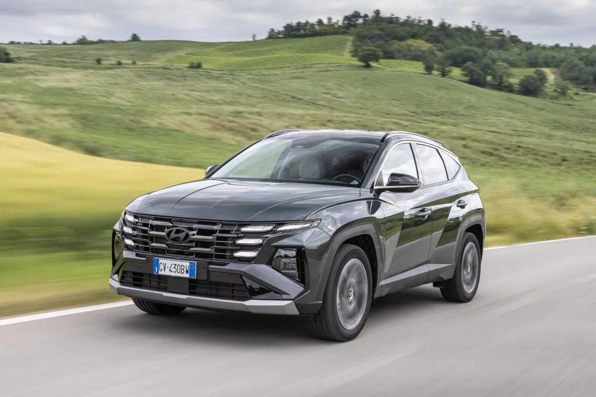 Hyundai Tucson 2025: ritocchi fuori, tutta nuova dentro,e dov'è finito il cambio? (2)