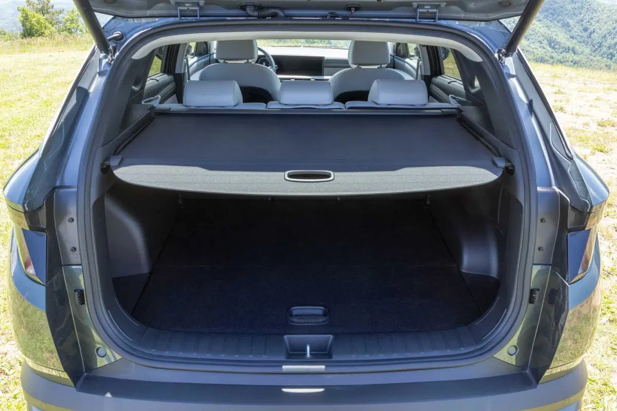 Hyundai Tucson 2025: ritocchi fuori, tutta nuova dentro,e dov'è finito il cambio? (36)