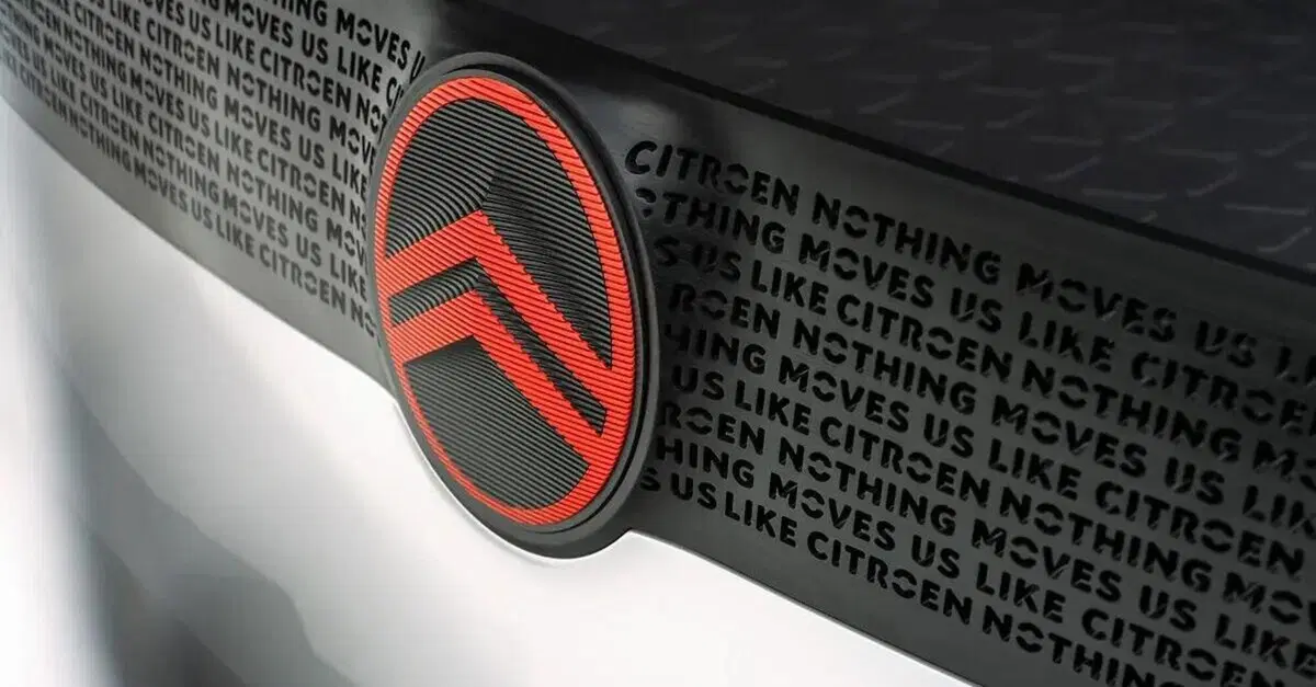 Citroen e DS: C5 Aircross e un'ammiraglia DS8 in pista