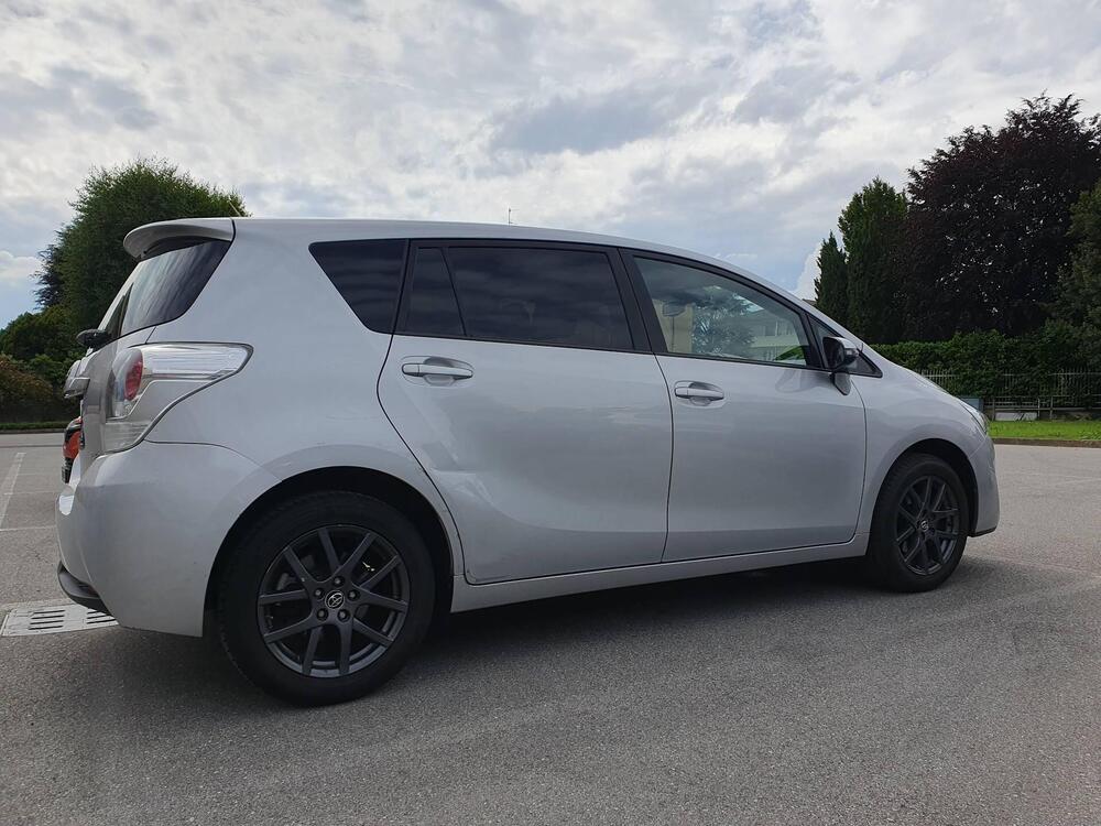 Toyota Verso usata a Milano (4)