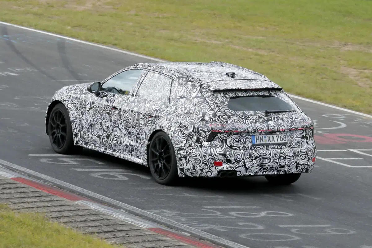 Audi A7 Allroad e S7 Avant: le foto spia svelano nuovi dettagli  (8)