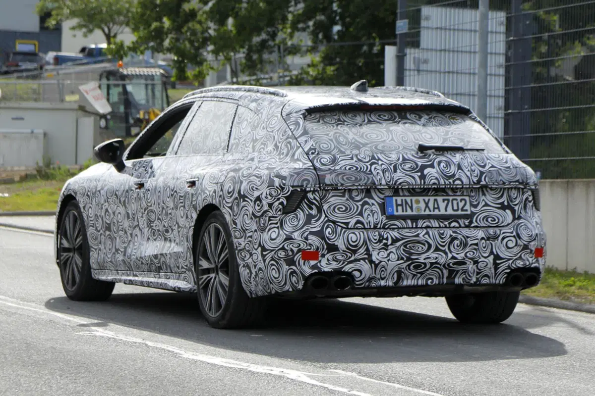 Audi A7 Allroad e S7 Avant: le foto spia svelano nuovi dettagli  (21)