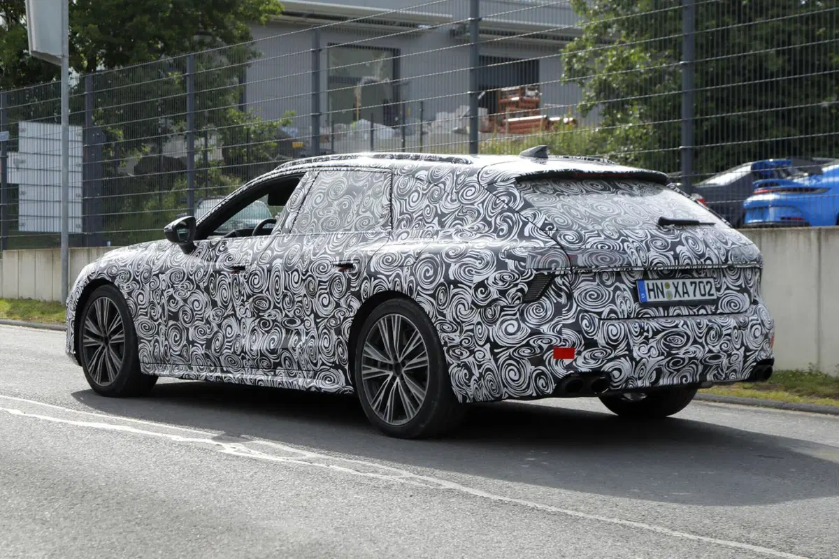 Audi A7 Allroad e S7 Avant: le foto spia svelano nuovi dettagli  (24)