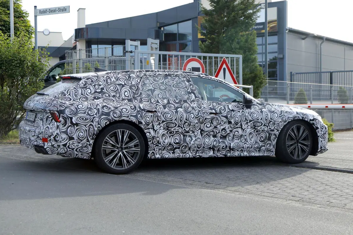 Audi A7 Allroad e S7 Avant: le foto spia svelano nuovi dettagli  (29)