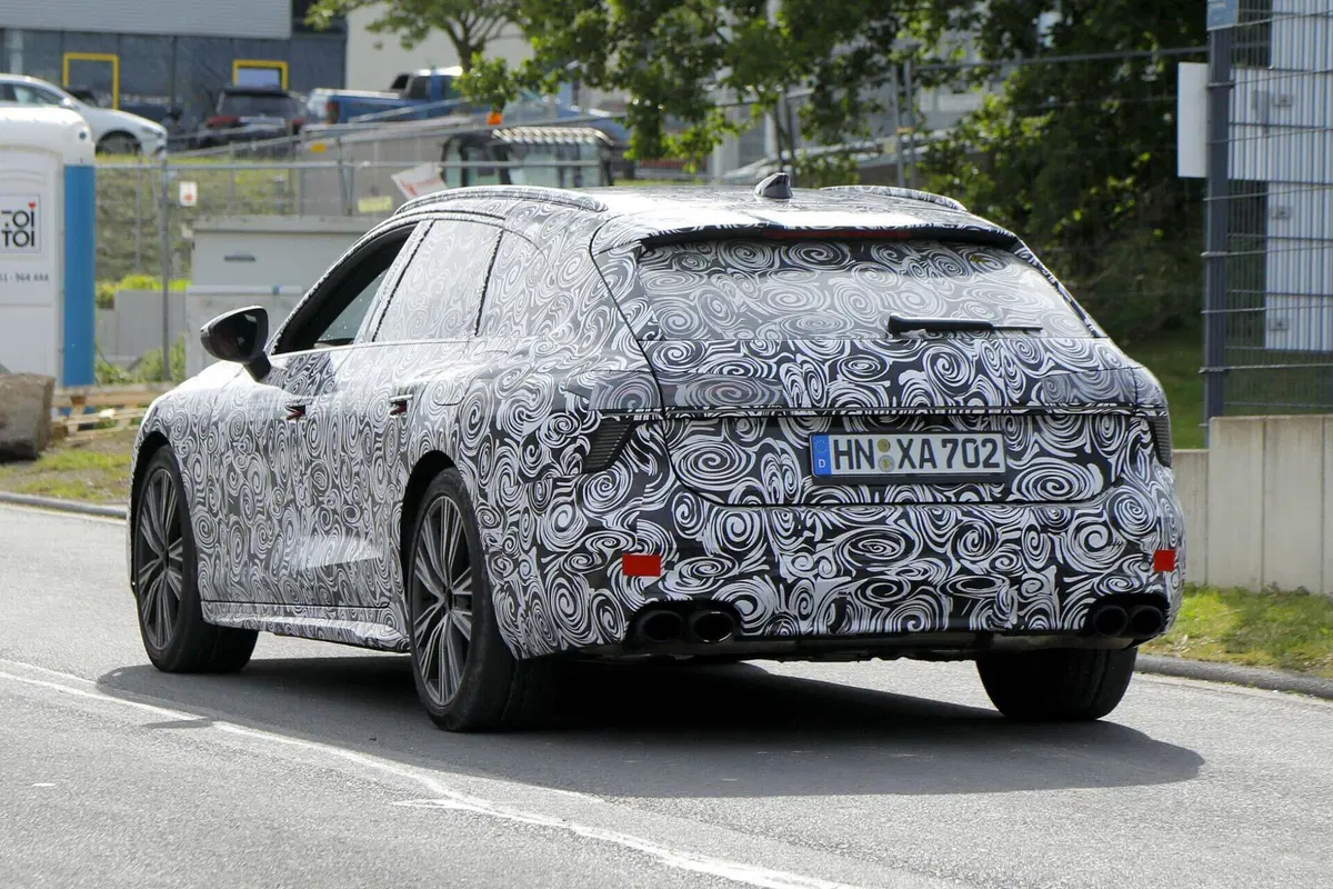 Audi A7 Allroad e S7 Avant: le foto spia svelano nuovi dettagli  (34)