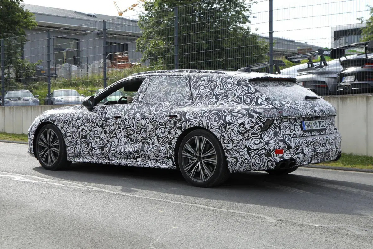 Audi A7 Allroad e S7 Avant: le foto spia svelano nuovi dettagli  (35)