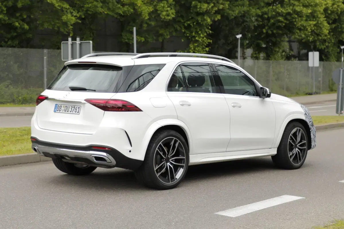 Mercedes GLE, ecco il nuovo facelift avvistato in Germania  (8)