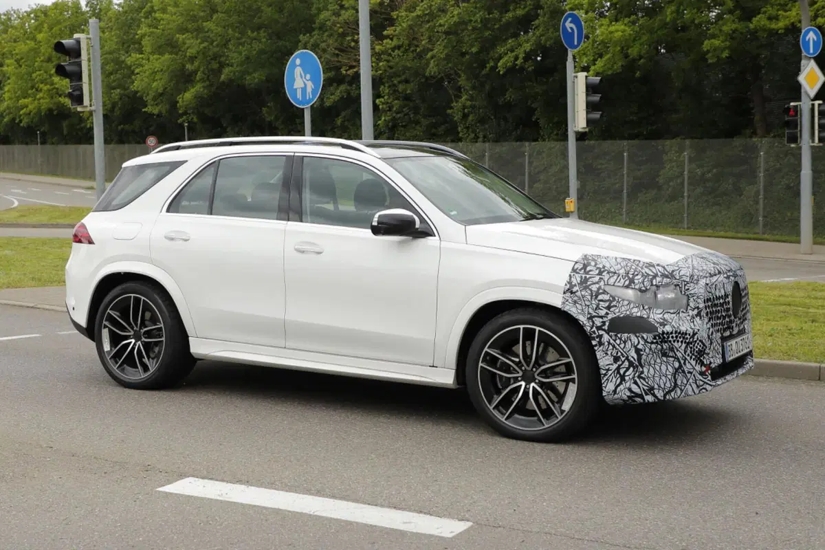 Mercedes GLE, ecco il nuovo facelift avvistato in Germania  (9)