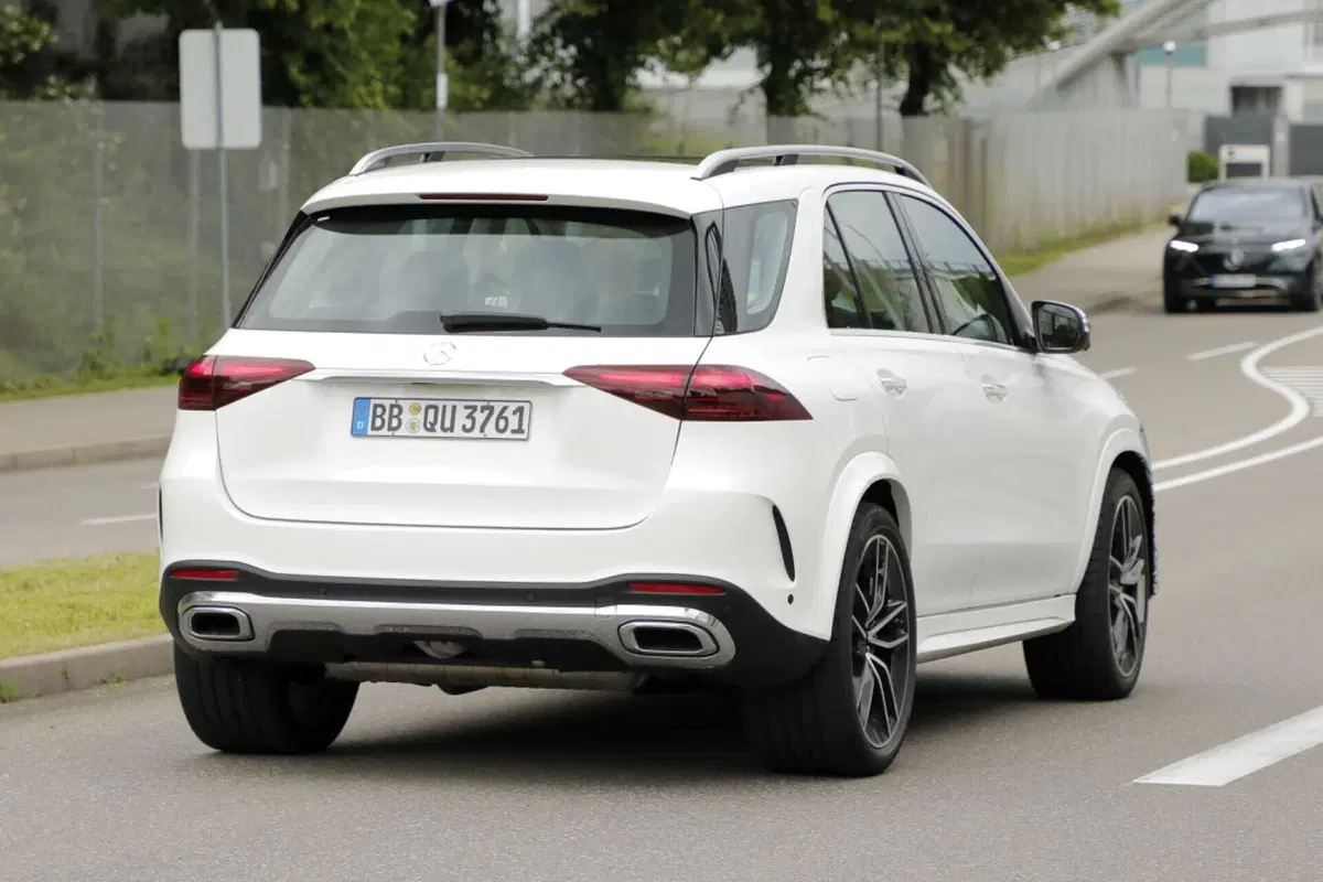 Mercedes GLE, ecco il nuovo facelift avvistato in Germania  (10)