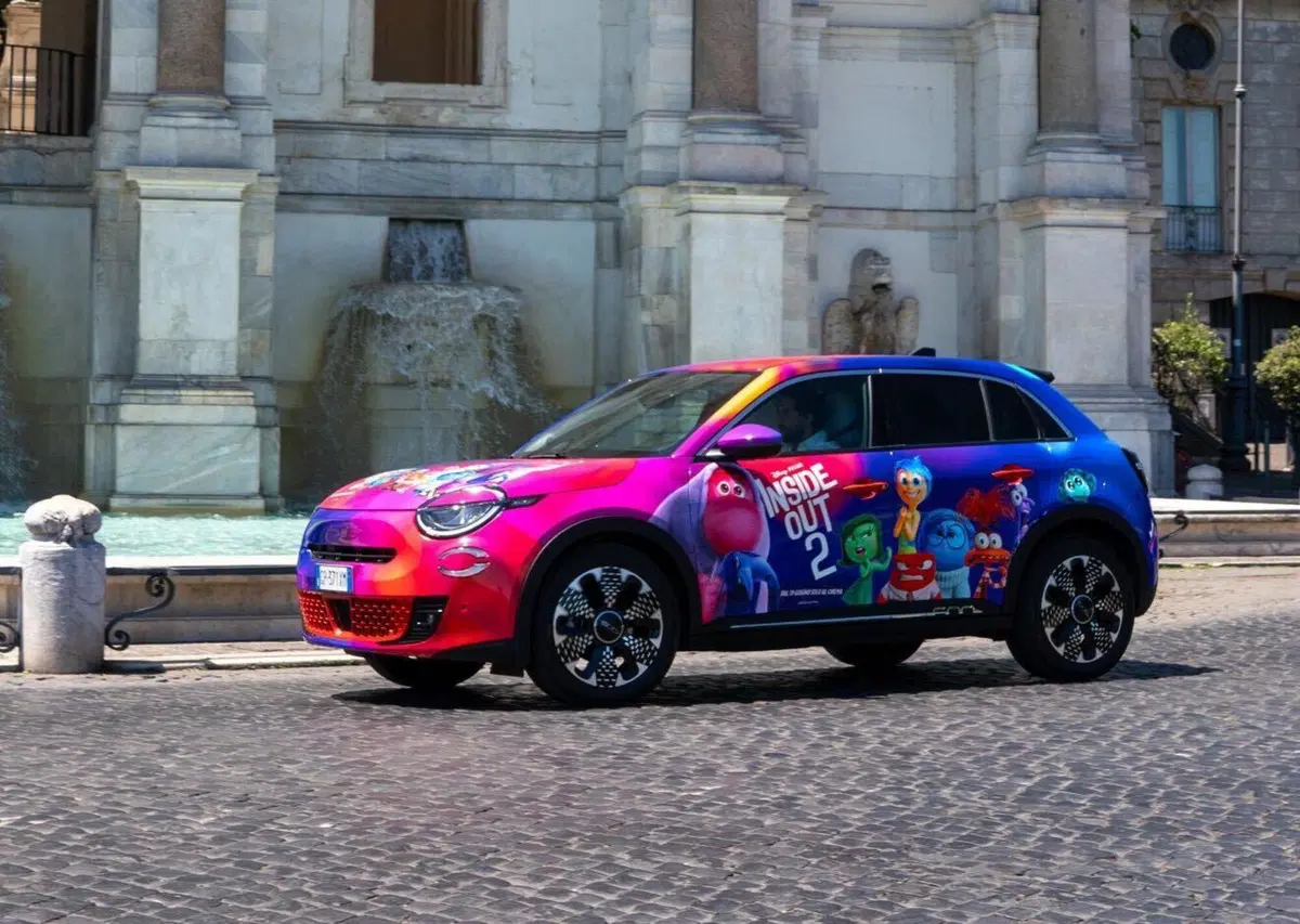 Inside Out 2, il debutto al cinema con una Fiat 600 dedicata alla Disney (5)
