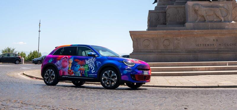 Inside Out 2, il debutto al cinema con una Fiat 600 dedicata alla Disney