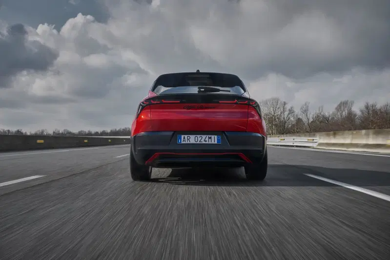 L'Alfa Romeo Junior &egrave; elettrica da 280 CV