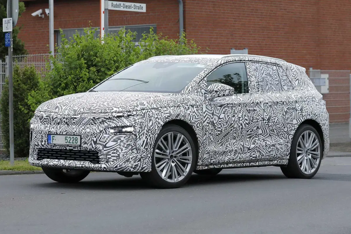 Skoda Elroq: il nuovo SUV Elettrico avvistato durante i test (3)