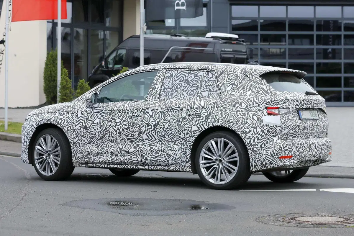 Skoda Elroq: il nuovo SUV Elettrico avvistato durante i test (6)