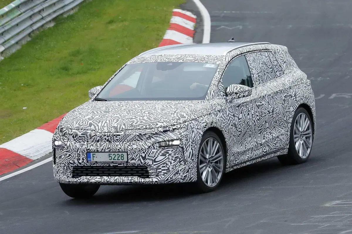Skoda Elroq: il nuovo SUV Elettrico avvistato durante i test (12)