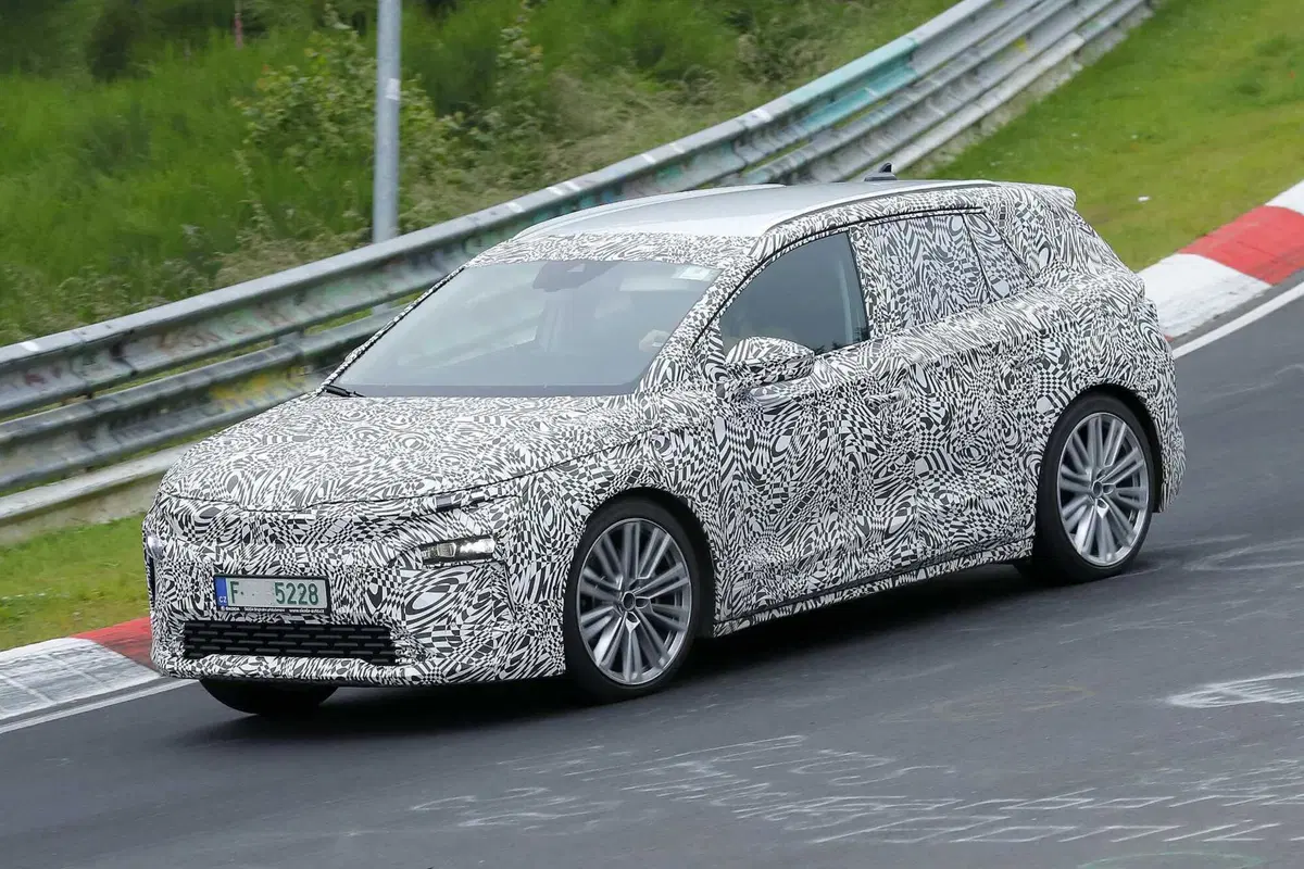Skoda Elroq: il nuovo SUV Elettrico avvistato durante i test (13)