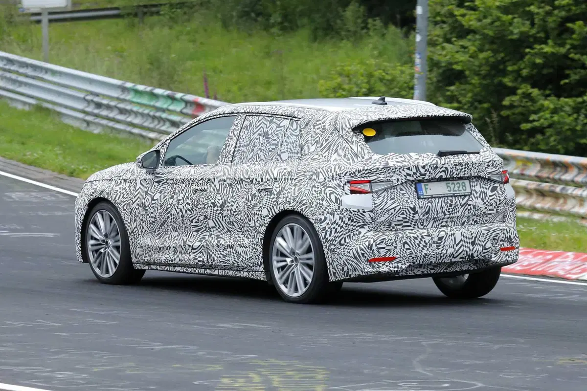 Skoda Elroq: il nuovo SUV Elettrico avvistato durante i test (17)