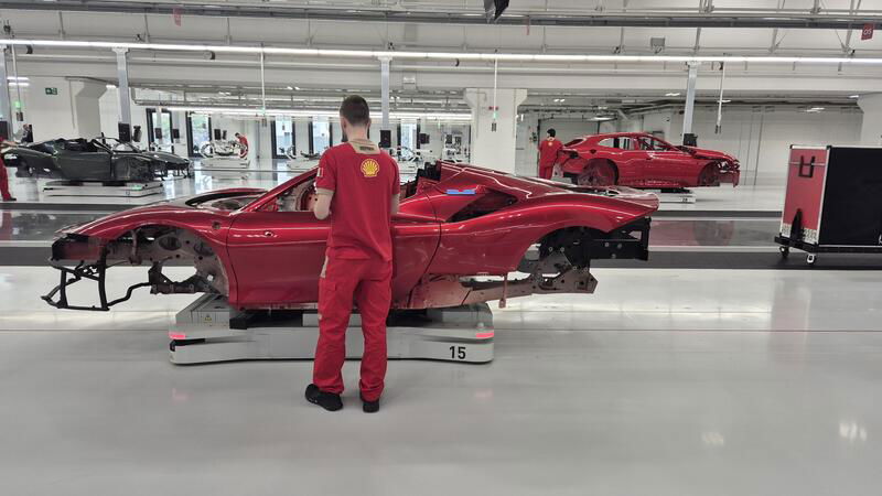 Ferrari elettrica: pronta la nuova fabbrica, qui nascer&agrave; (anche) il Cavallino a batterie 