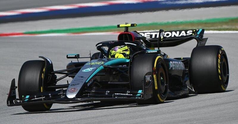 F1. Gran Premio di Spagna 2024: Lewis Hamilton domina le FP2