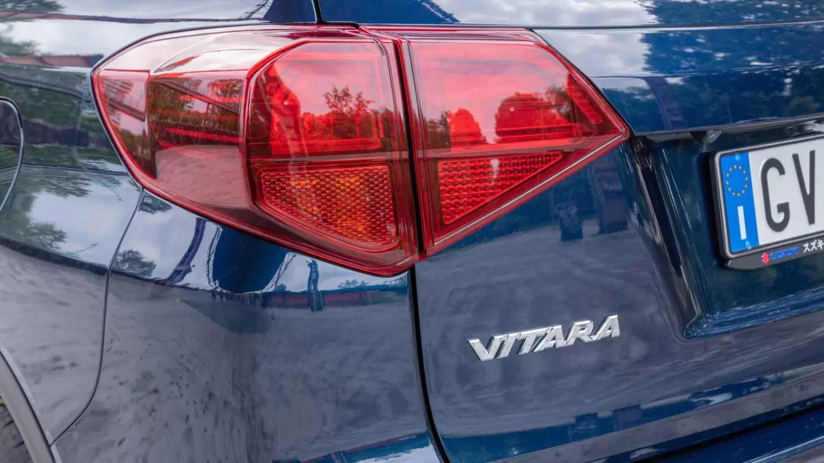 Suzuki Vitara 1.4 Hybrid Starview (12)