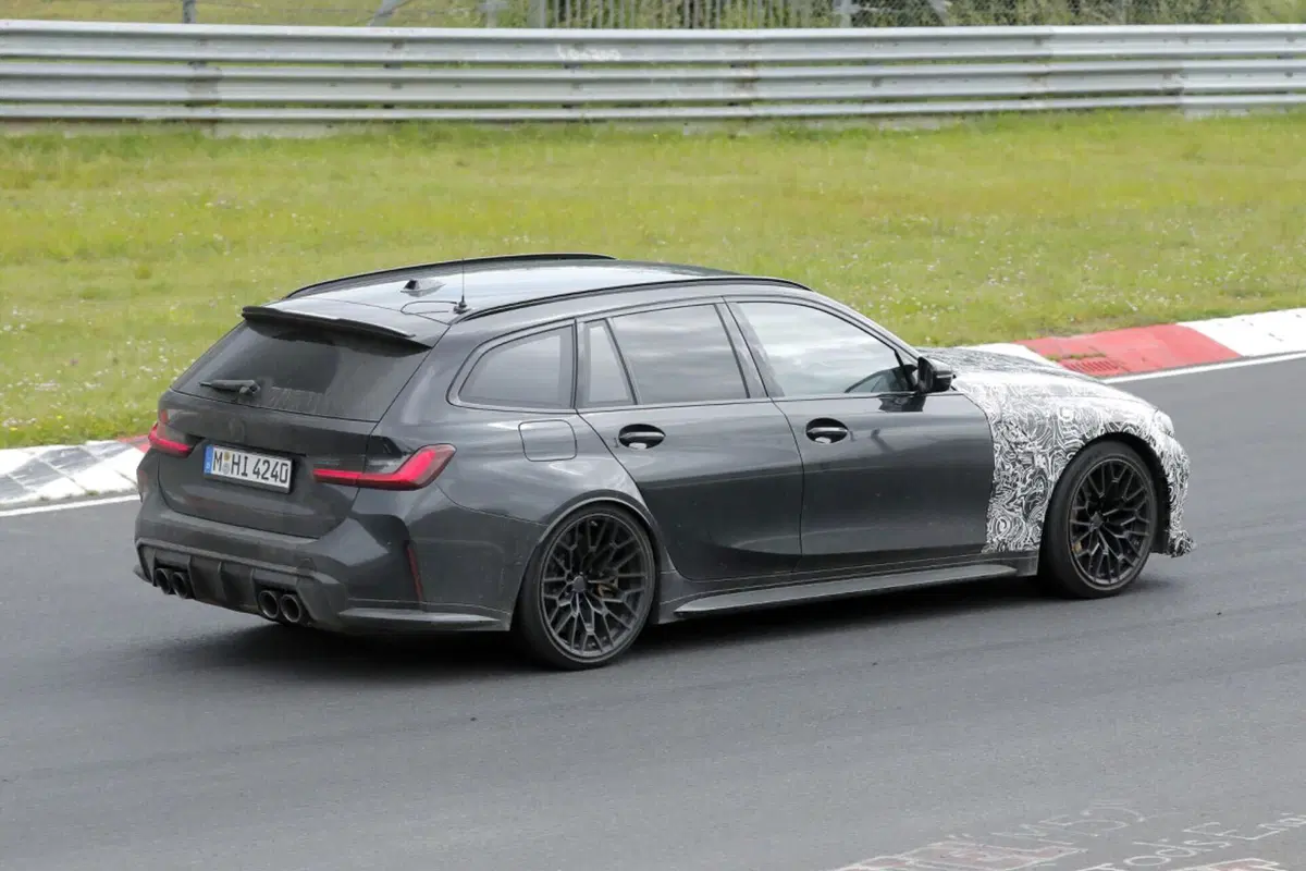 BMW M3 CS Touring: le foto spia svelano il nuovo restyling (7)