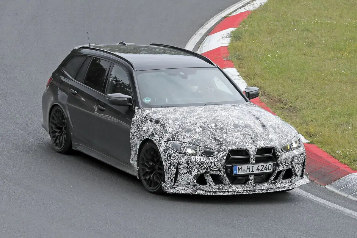 BMW M3 CS Touring: le foto spia svelano il nuovo restyling (9)