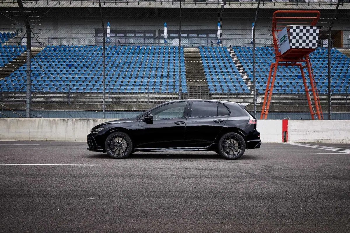 Volkswagen Golf R: 333 CV: la più potente di sempre (2)