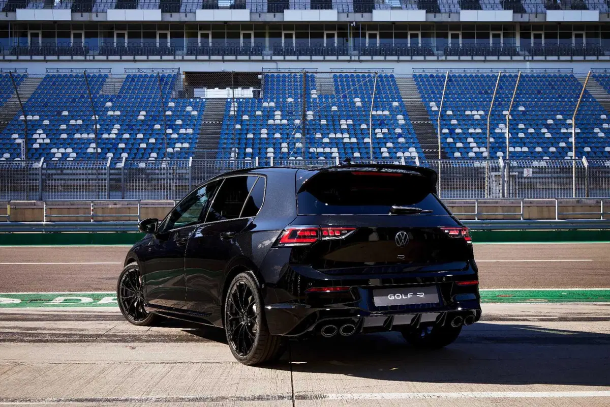 Volkswagen Golf R: 333 CV: la più potente di sempre (3)