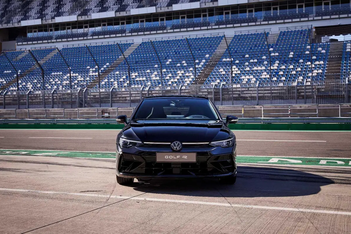 Volkswagen Golf R: 333 CV: la più potente di sempre (4)