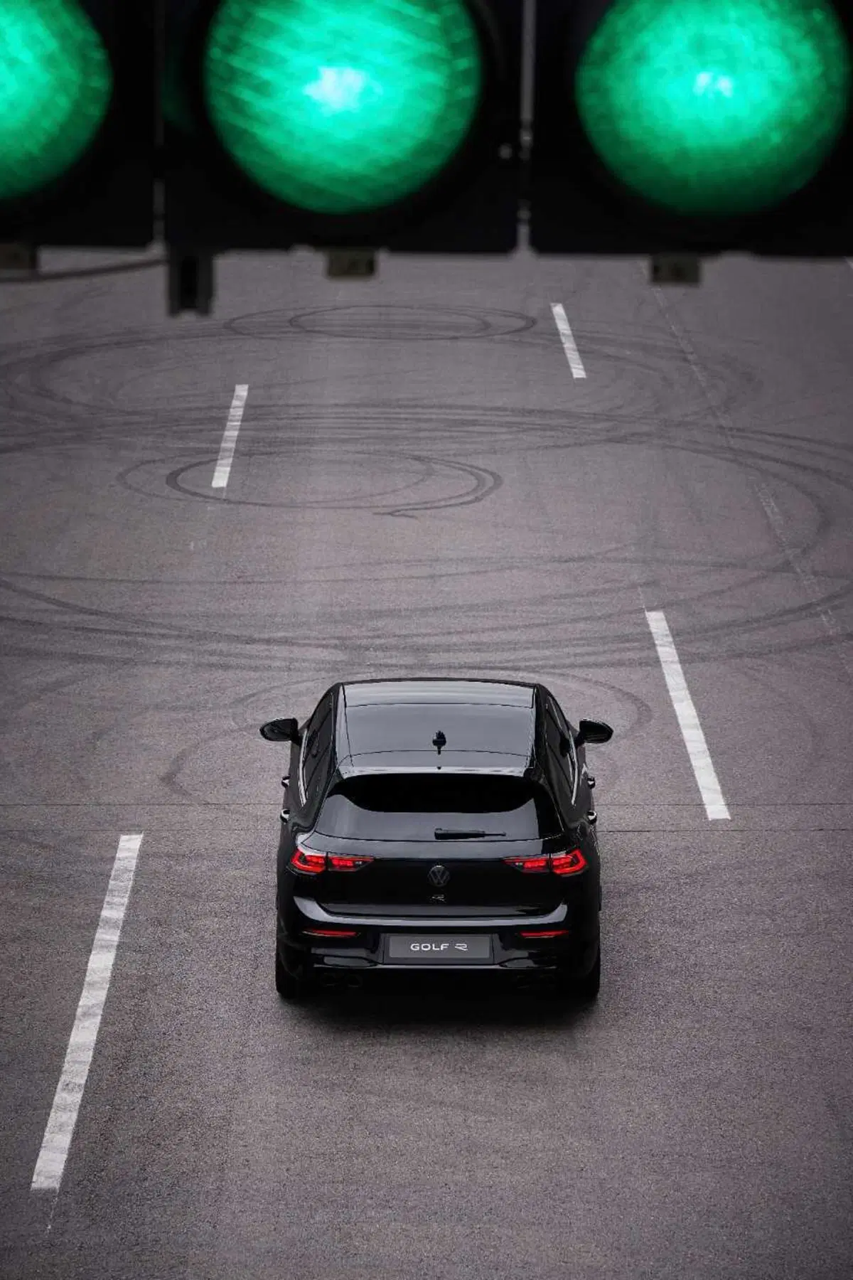 Volkswagen Golf R: 333 CV: la più potente di sempre (12)