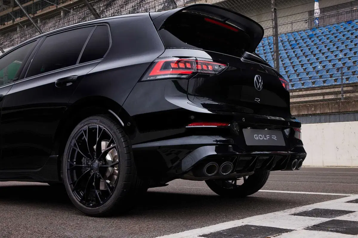 Volkswagen Golf R: 333 CV: la più potente di sempre (15)