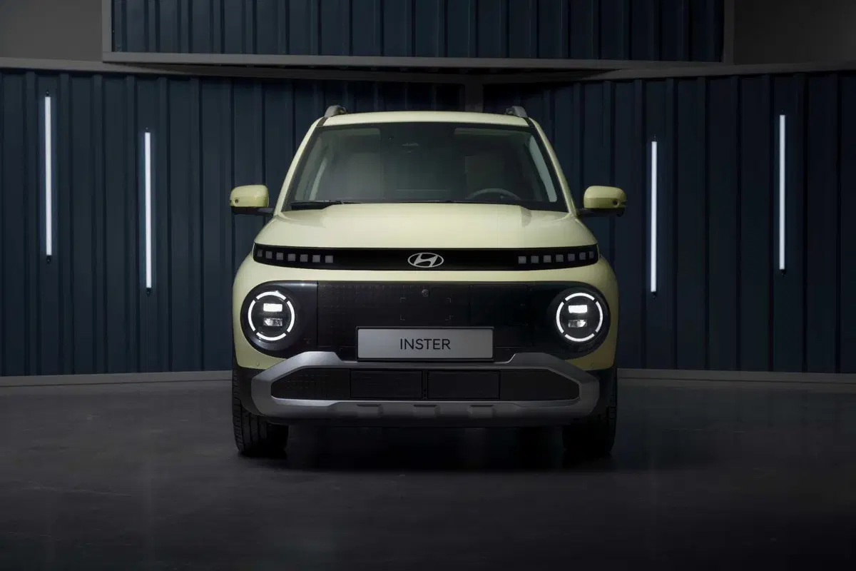 Hyundai Inster: la nuova citycar elettrica da 25k, prezzi, caratteristiche e dotazioni [VIDEO]