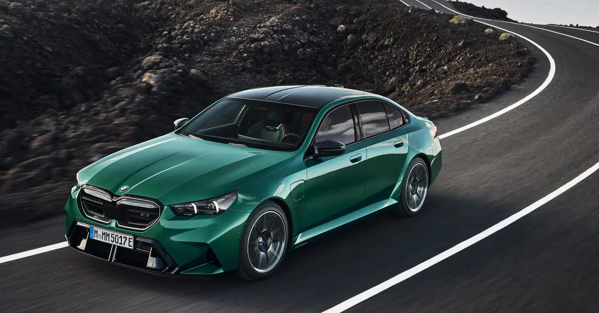 BMW M5: il "solito" V8 fa la cura elettrica e arriva a 727 CV!