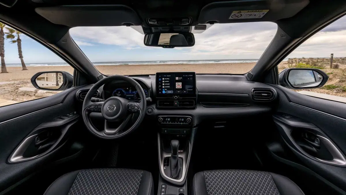Mazda Mazda2 Hybrid (6)