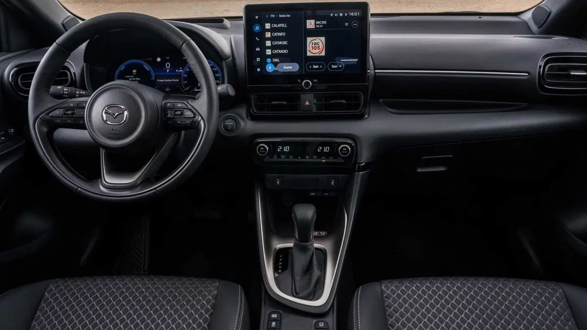 Mazda Mazda2 Hybrid (7)