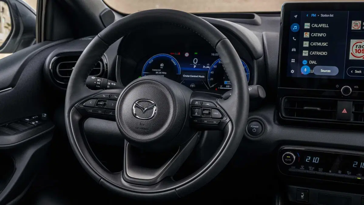 Mazda Mazda2 Hybrid (8)