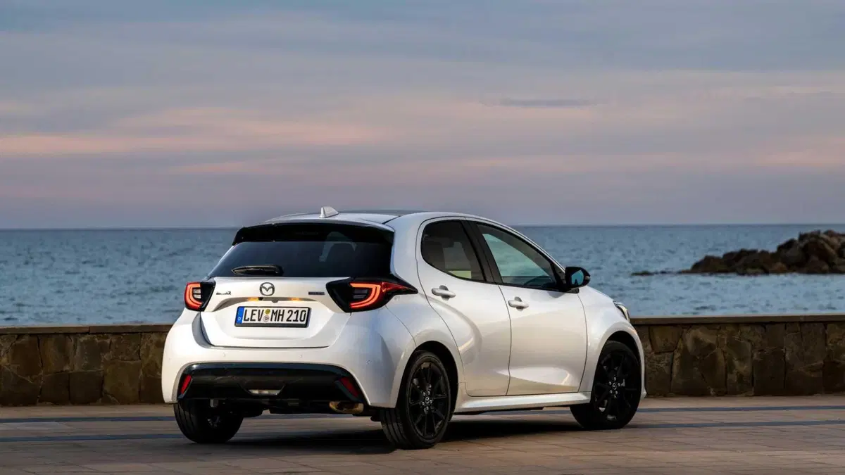 Mazda Mazda2 Hybrid (5)