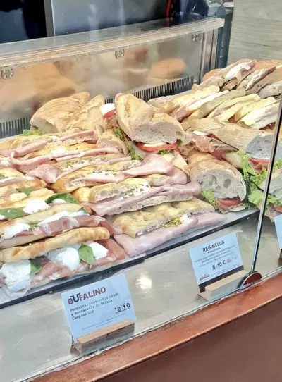 Pranzo in autostrada, aumenti fino al 70% ma quanto mi costa un panino? 