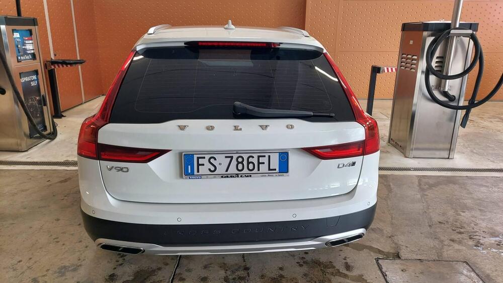 Volvo V90 Cross Country usata a Modena (3)