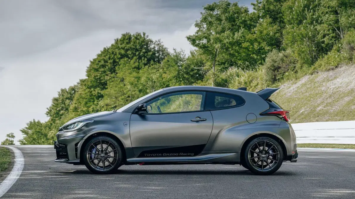 Toyota GR Yaris 1.6 Ogier Special Edition imt-6 (4)