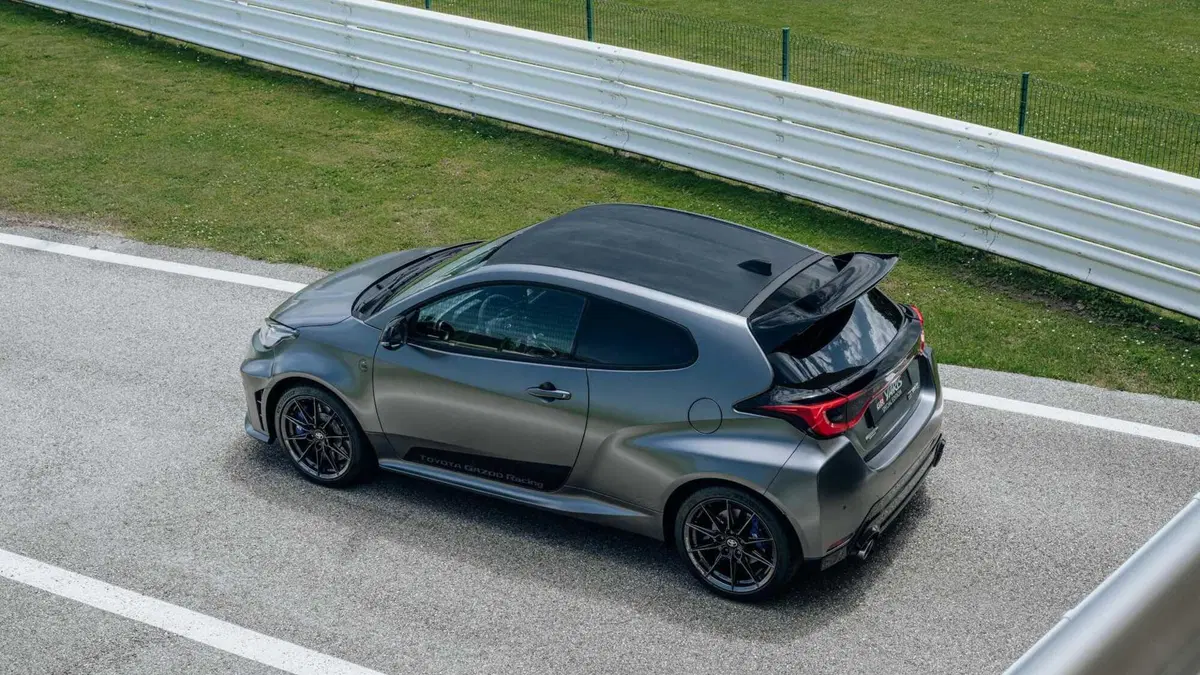 Toyota GR Yaris 1.6 Ogier Special Edition imt-6 (6)