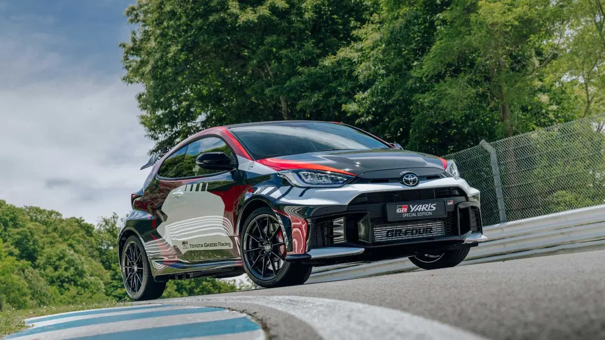 Toyota GR Yaris 1.6 Rovanpera Special Edition imt-6 (3)