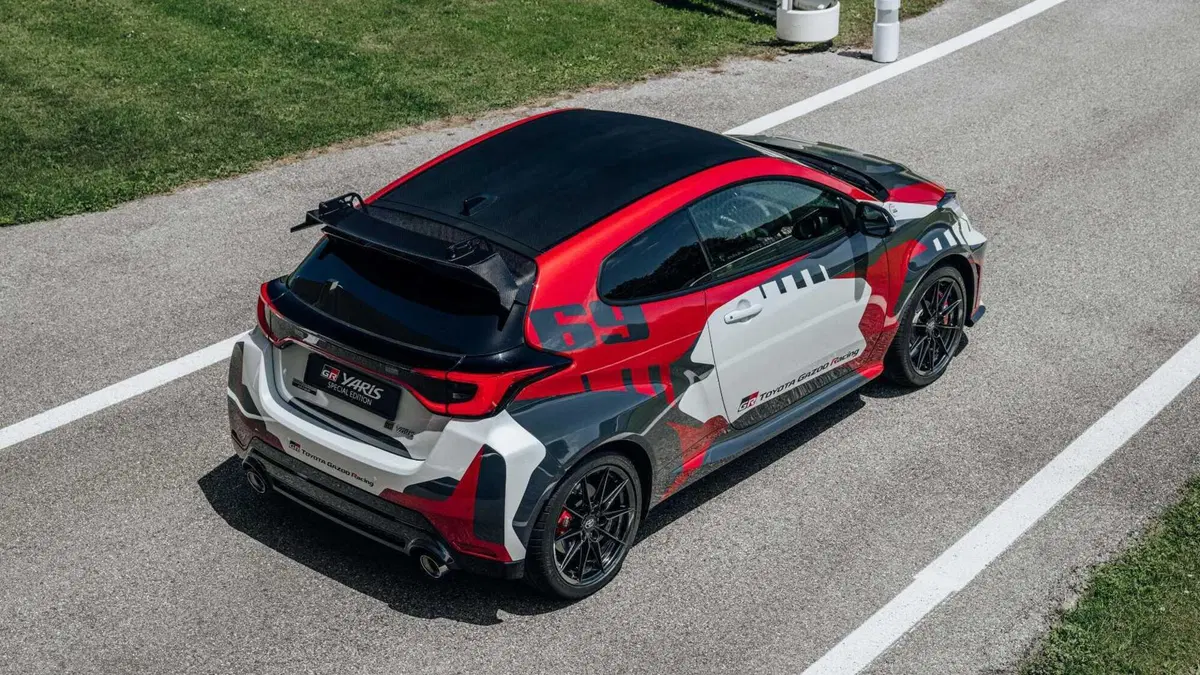 Toyota GR Yaris 1.6 Rovanpera Special Edition imt-6 (9)